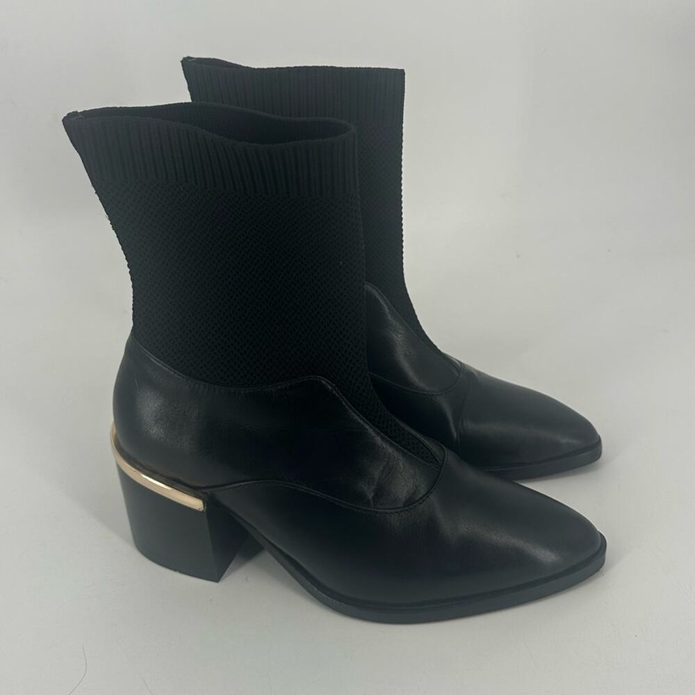 Universal Standard Porto Black Pull On Ankle Boots Black Leather Size 7